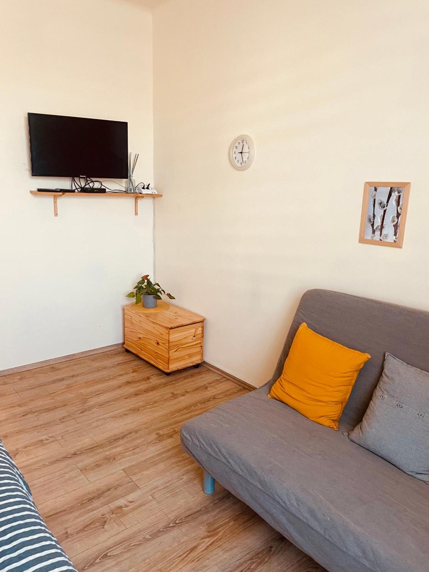 Apartman Lucian Prag Exteriör bild